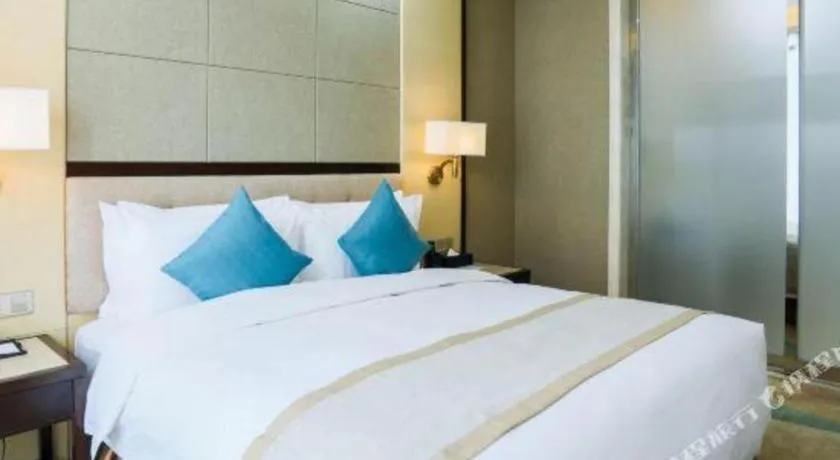 Bed in Hundred Hotel Qingdao
