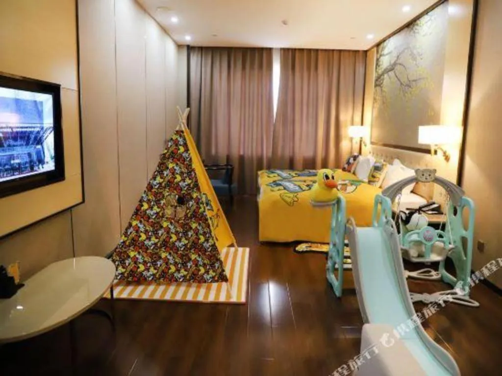 Hundred Hotel Qingdao