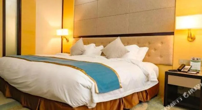 Bed in Hundred Hotel Qingdao
