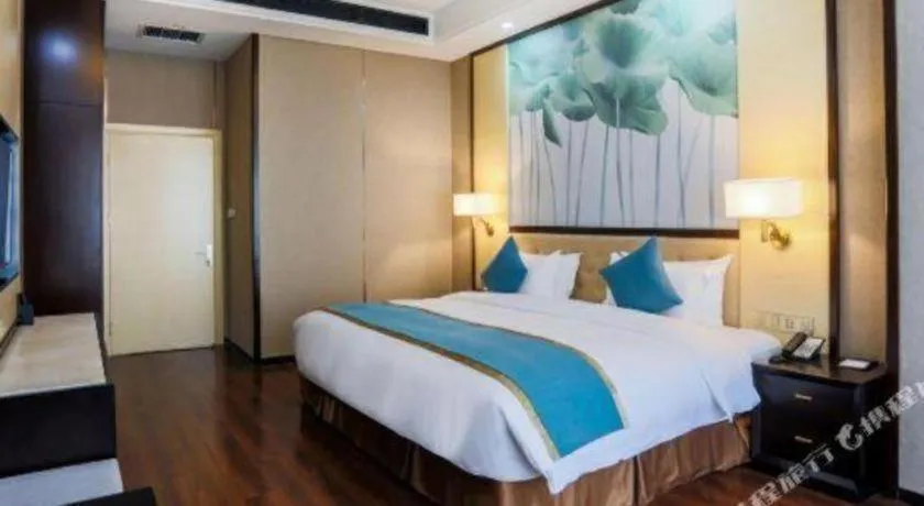 Bed in Hundred Hotel Qingdao