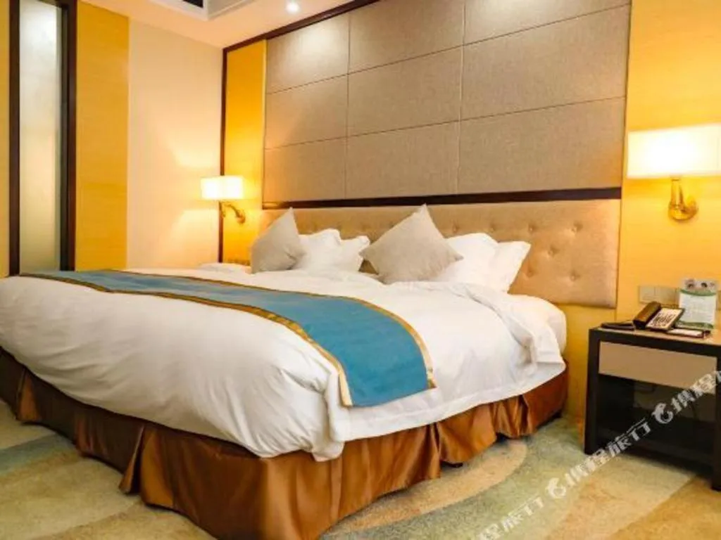 Bed in Hundred Hotel Qingdao