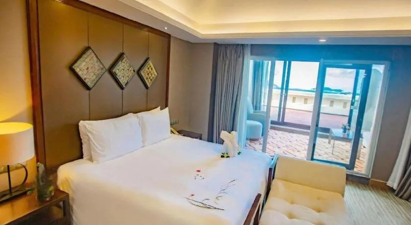 Bed in Ocean View Resort Yalong Bay