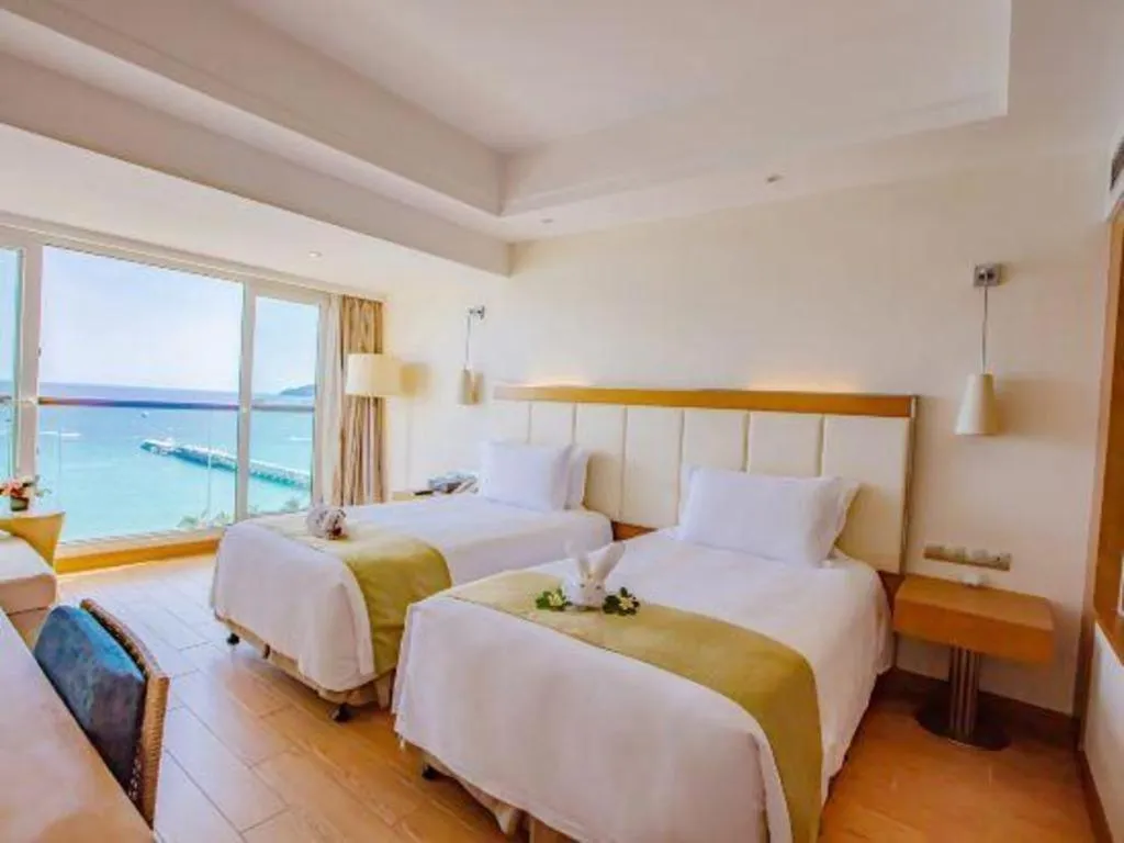 Bed in Ocean View Resort Yalong Bay