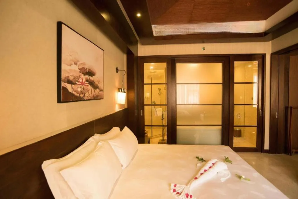 Bed in Ocean View Resort Yalong Bay