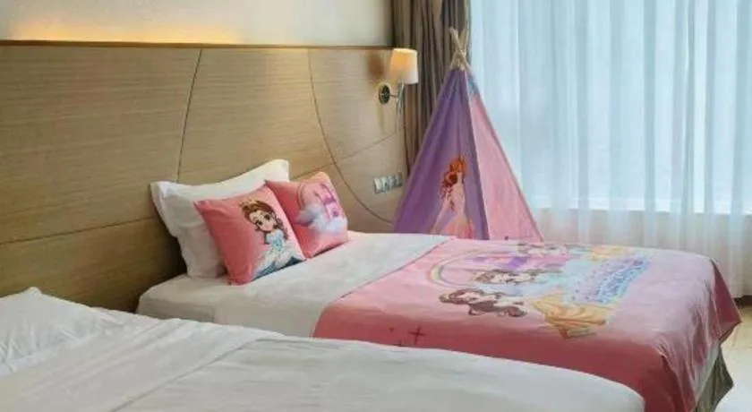 Bed in Ocean View Resort Yalong Bay