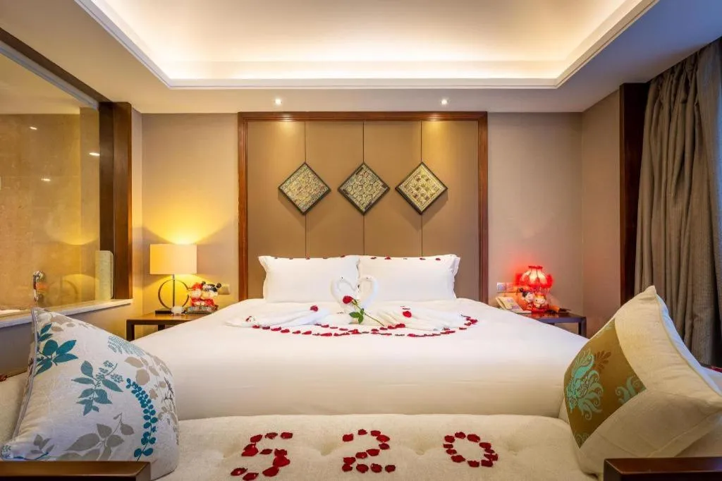 Bed in Ocean View Resort Yalong Bay