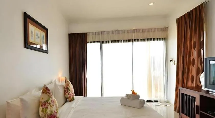 Bed in Villa Phra Chan Resort