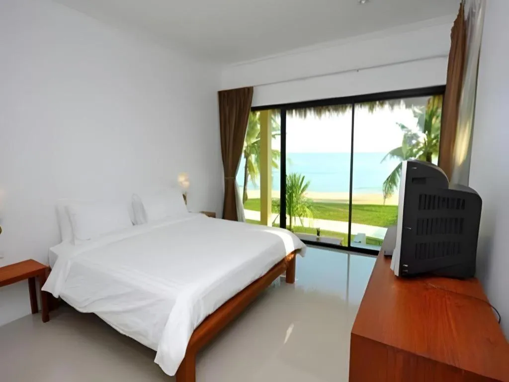 Bed in Villa Phra Chan Resort