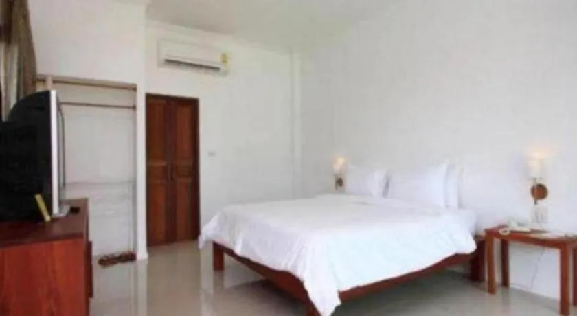 Bed in Villa Phra Chan Resort