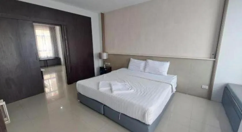Bed in S-Tawan Hotel & Convention