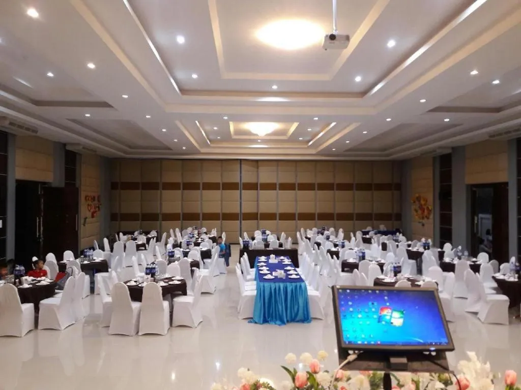 S-Tawan Hotel & Convention
