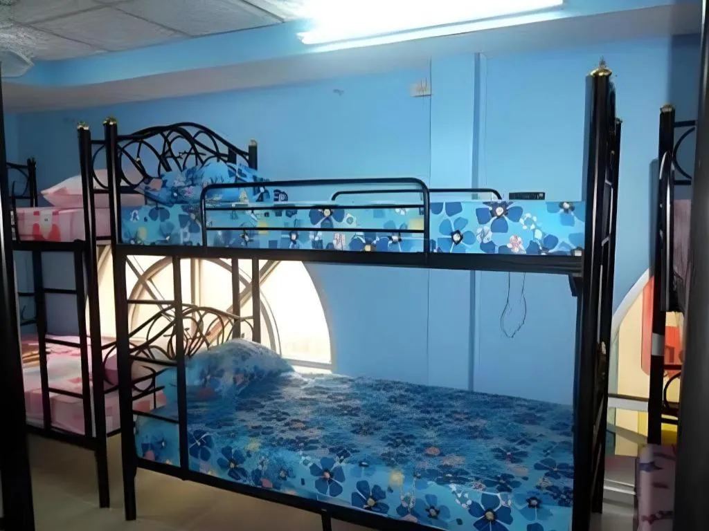 Bed in Centaur Inn Hotel