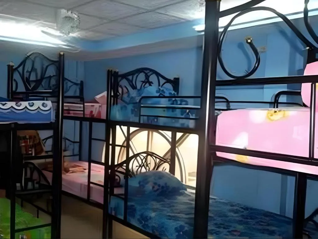 Bed in Centaur Inn Hotel