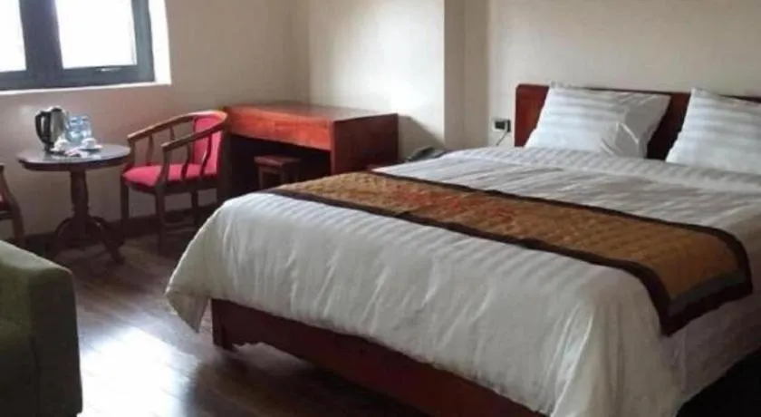 Bed in Phoenix Hotel 3