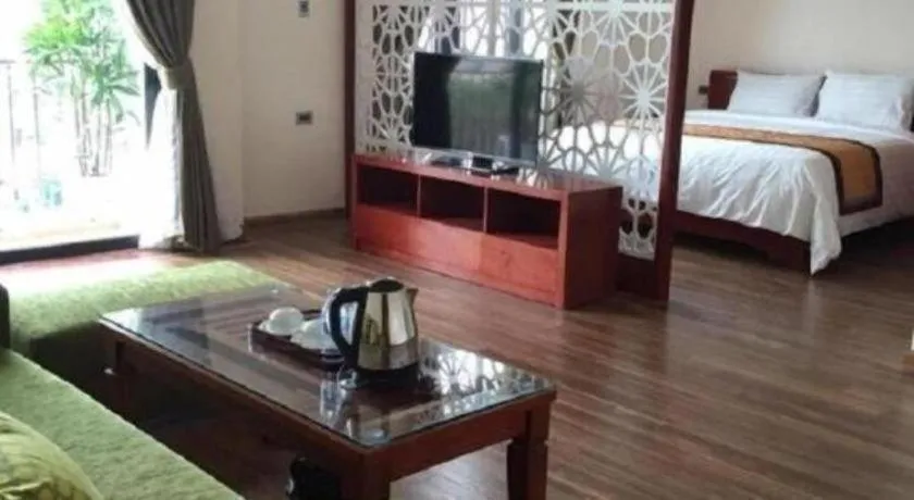 Bed in Phoenix Hotel 3