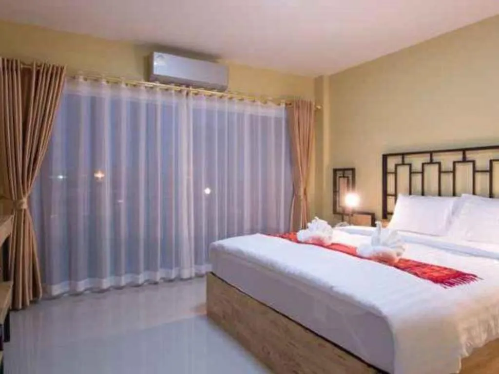 Bed in Bees Smile Hotel