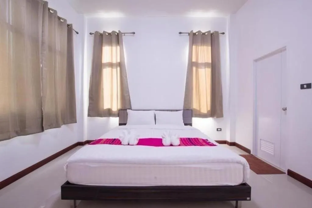 Bed in Bees Smile Hotel