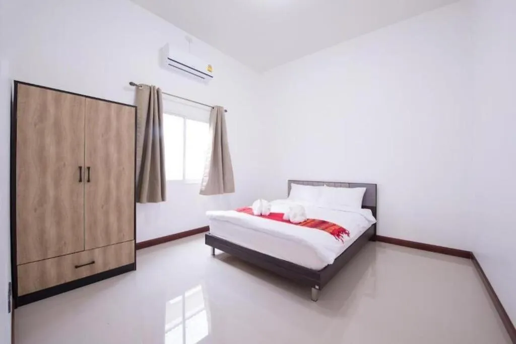 Bed in Bees Smile Hotel