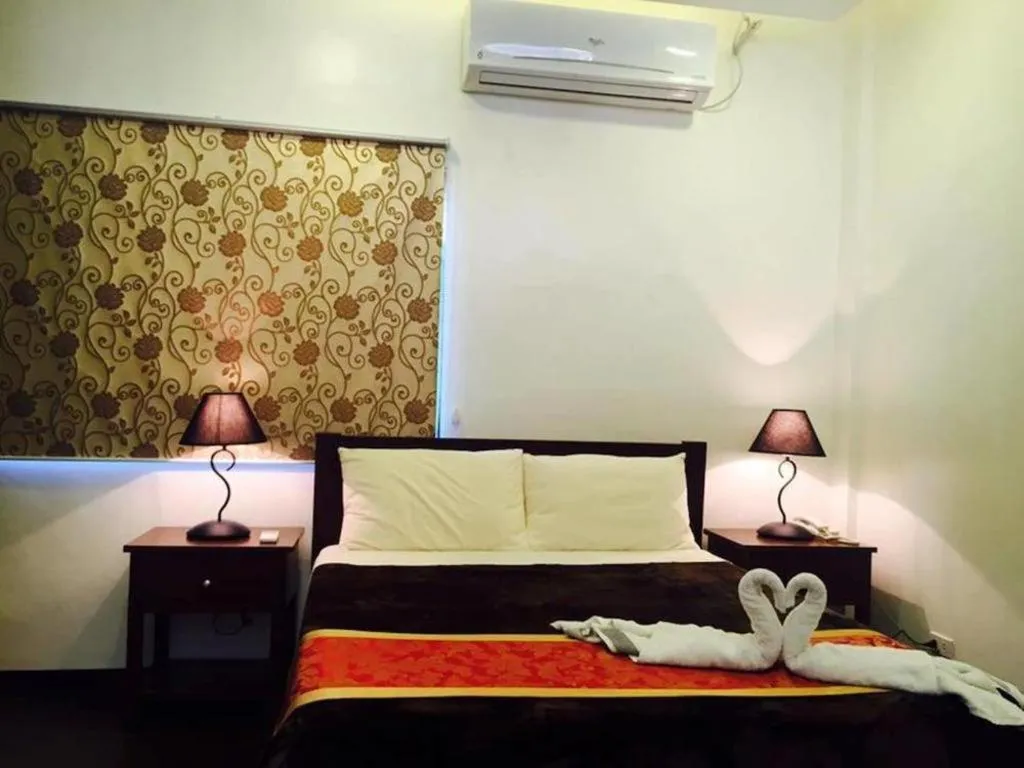 Jo Carter's Hotel & Suites Angeles City