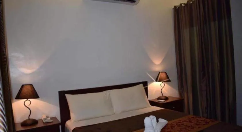 Jo Carter's Hotel & Suites Angeles City