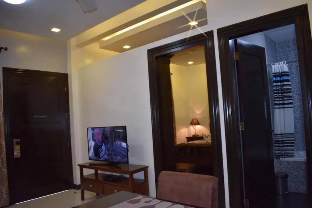 Jo Carter's Hotel & Suites Angeles City