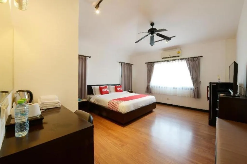 Bed in OYO 520 Pattaya Cantina