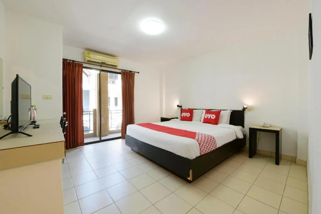 Bed in OYO 520 Pattaya Cantina