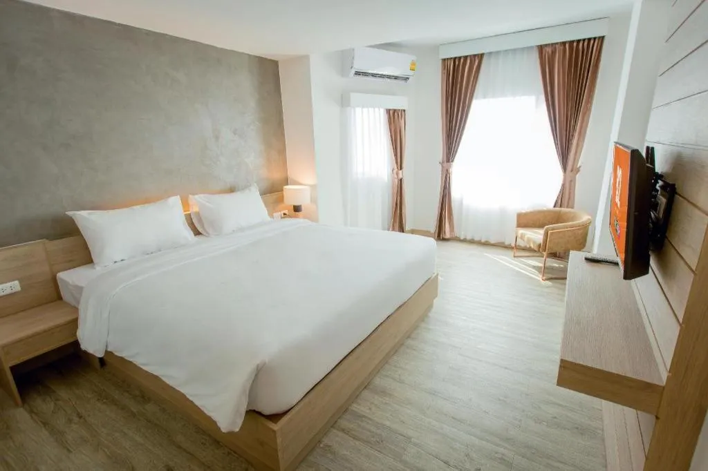 Bed in B2 Nakhonsawan Premier Hotel