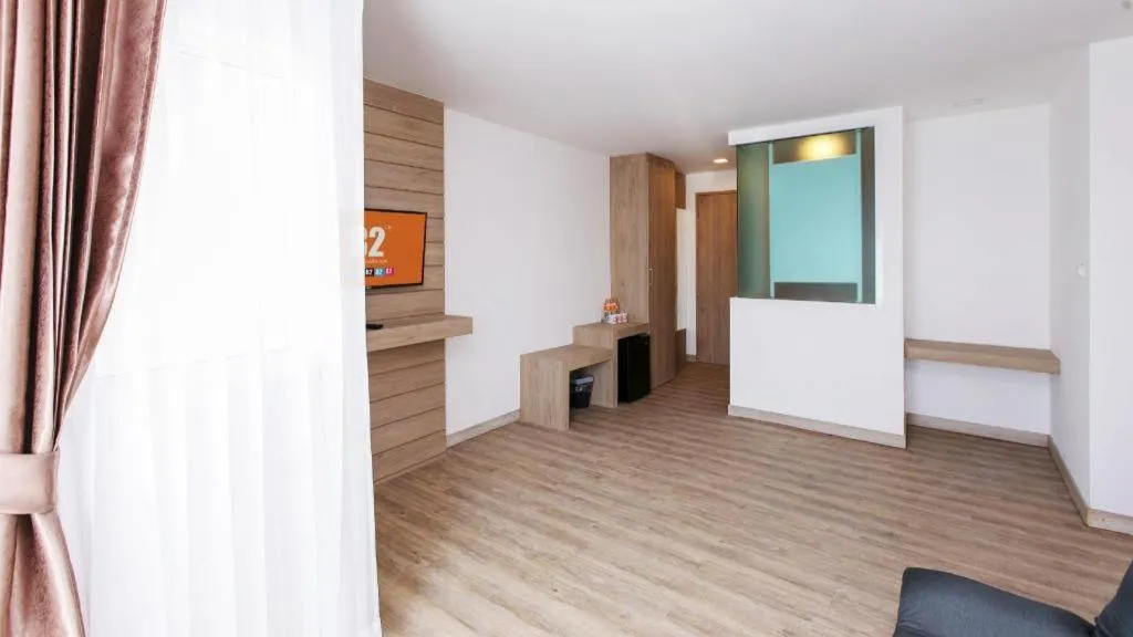 B2 Nakhonsawan Premier Hotel