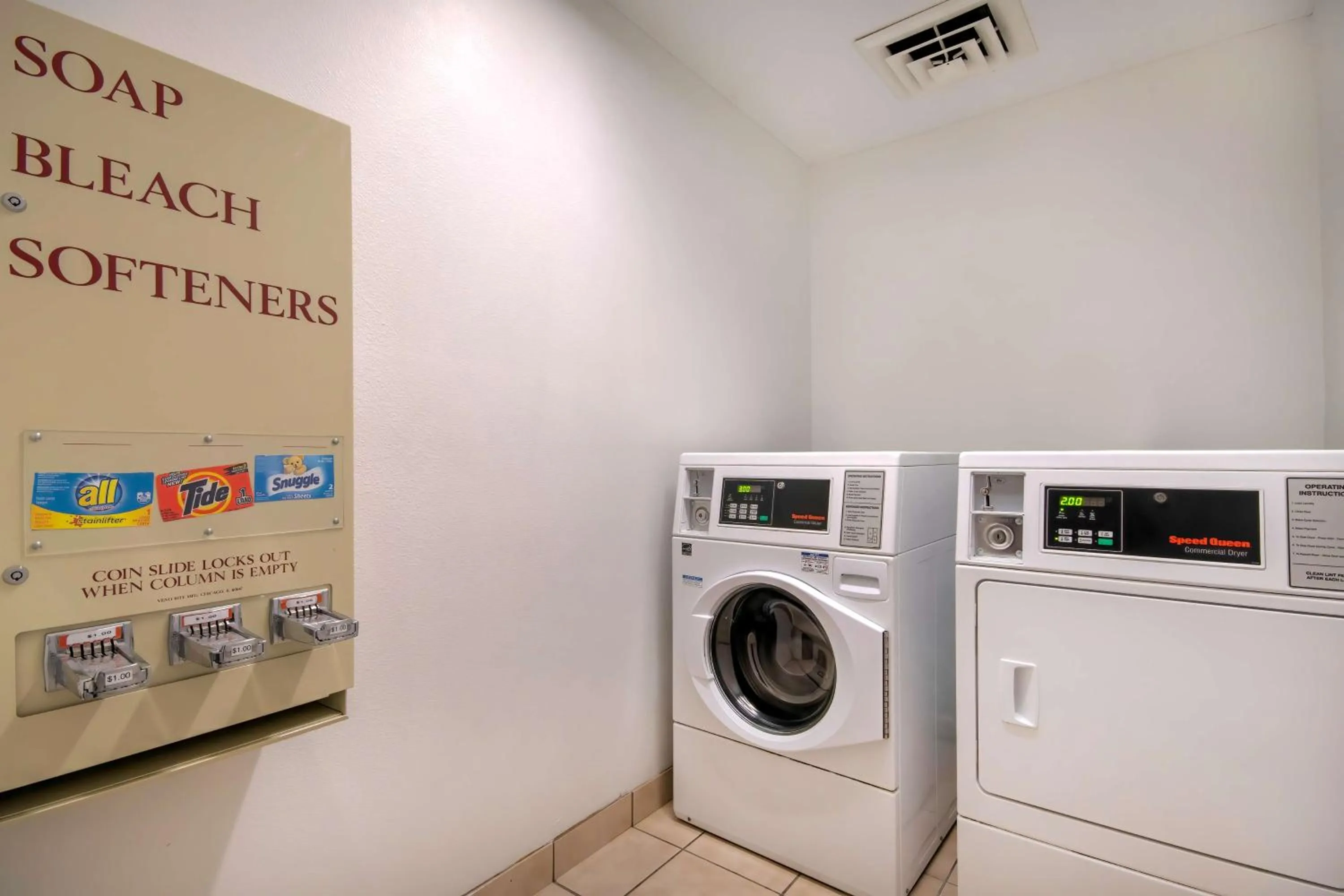 Property building in Motel 6 Walton, KY - Richwood - Cincinnati Airport South