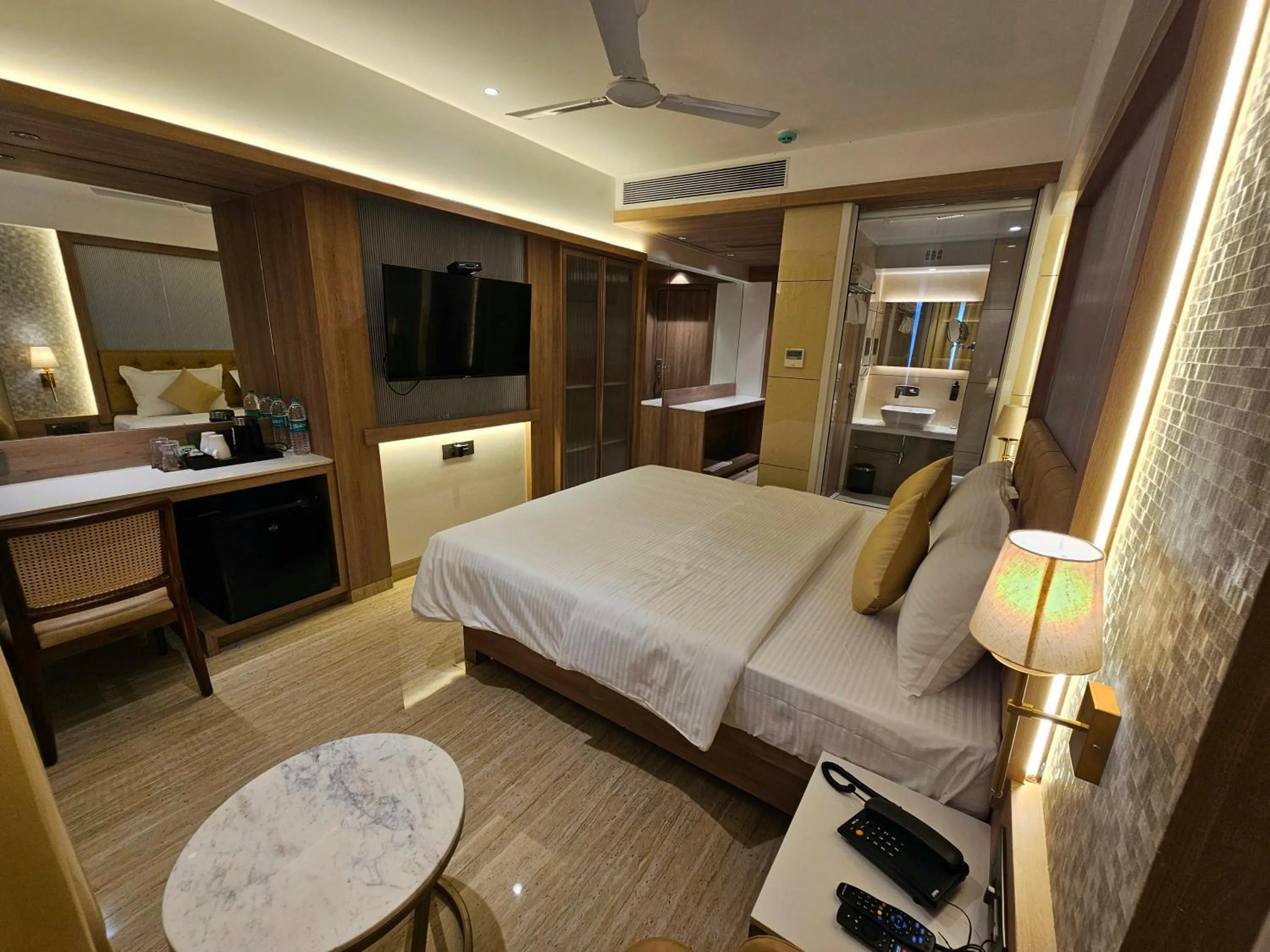 Bedroom in Hotel Golden Nest Thane