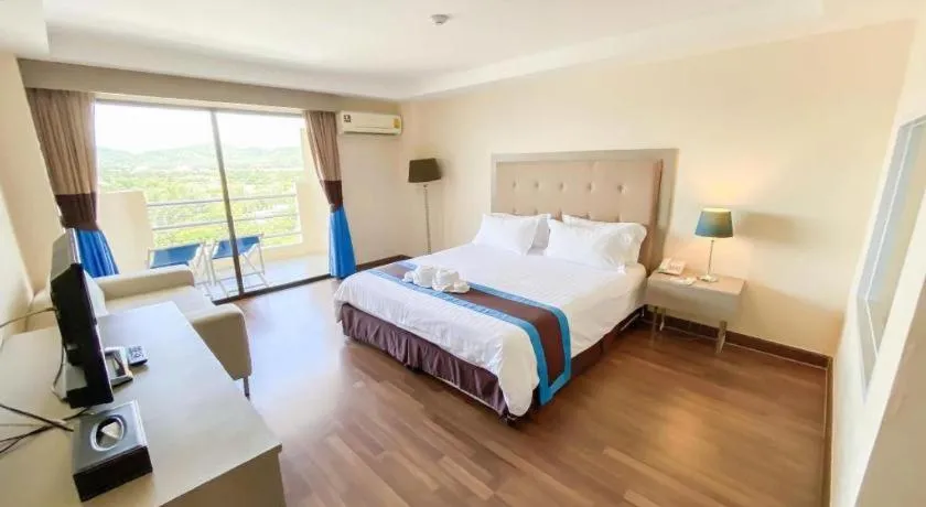 Bed in Blue Wave Hotel Hua Hin