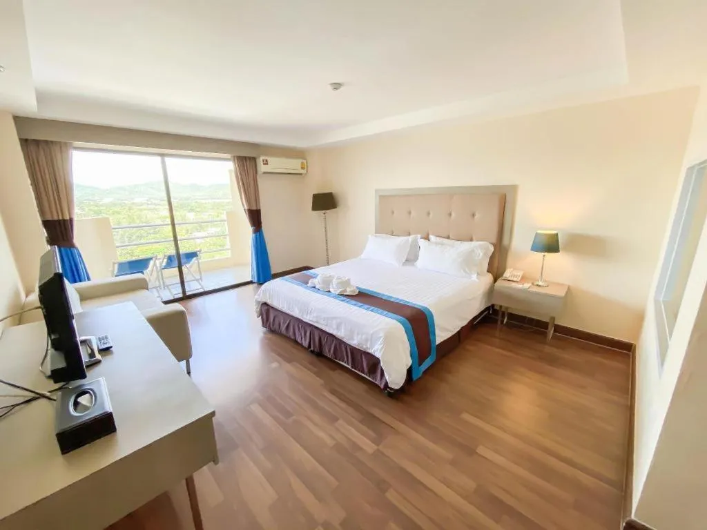 Bed in Blue Wave Hotel Hua Hin