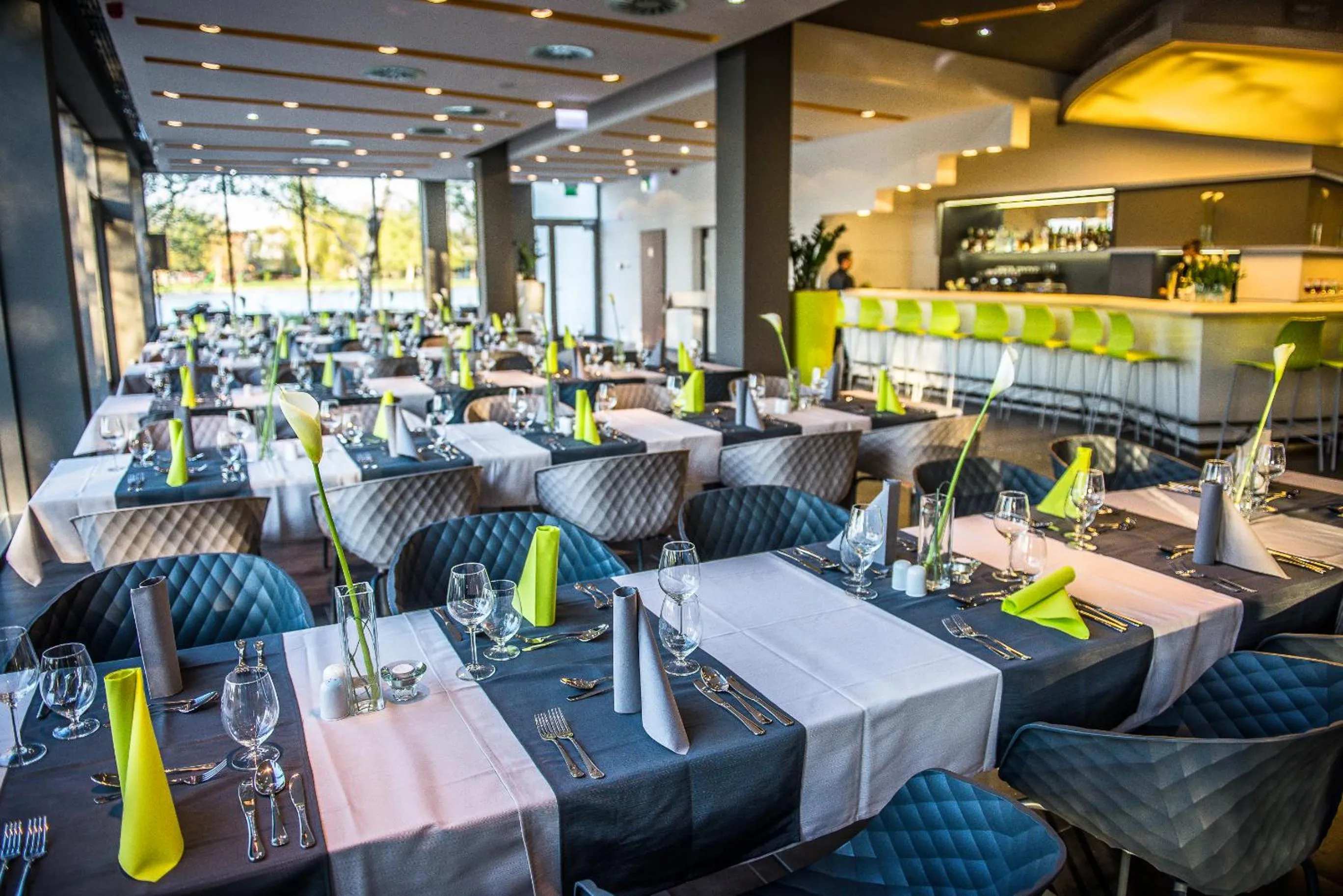 Restaurant/places to eat in Best Western Plus Lakeside Hotel