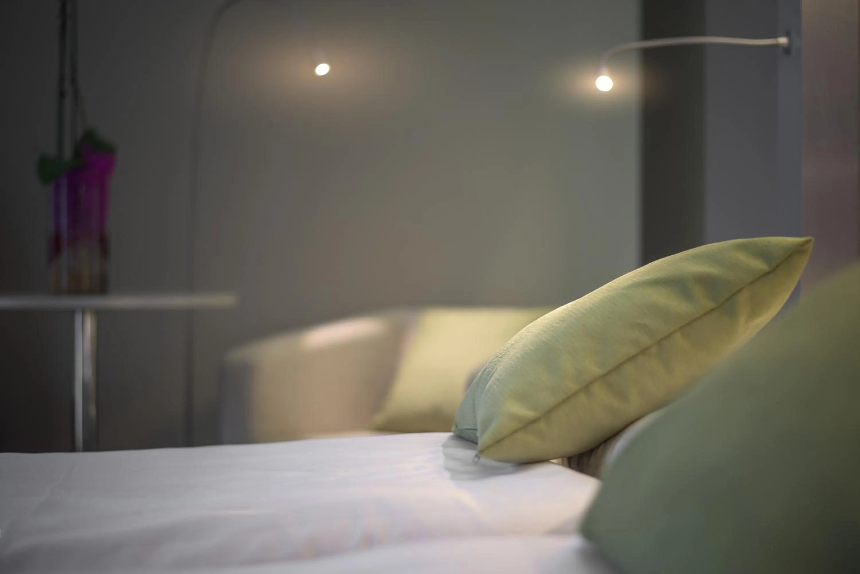 Decorative detail, Bed in Best Western Plus Lakeside Hotel