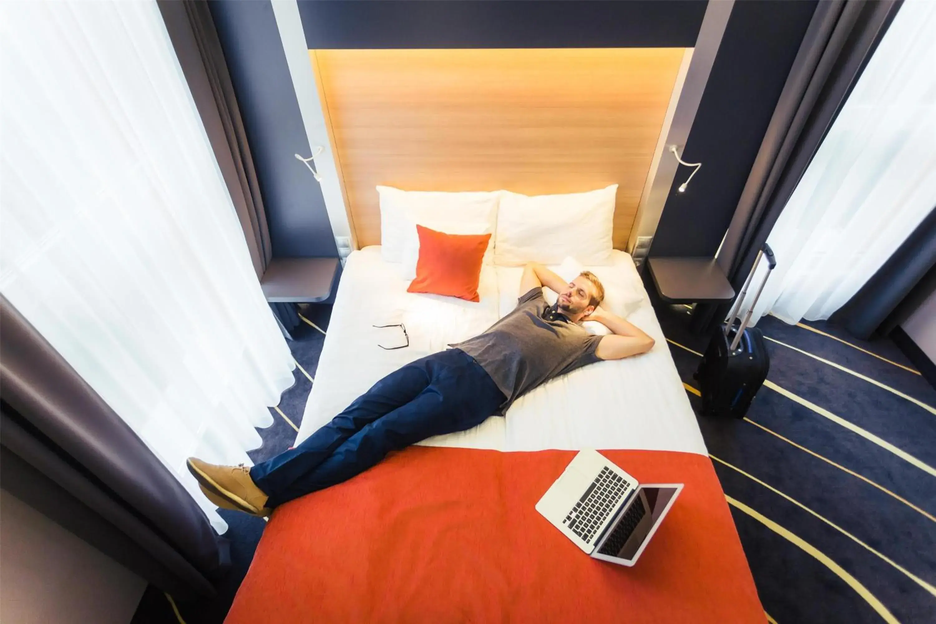 King Room with Lake View - Non-Smoking in Best Western Plus Lakeside Hotel King Room with Lake View - Non-Smoking in Best Western Plus Lakeside Hotel