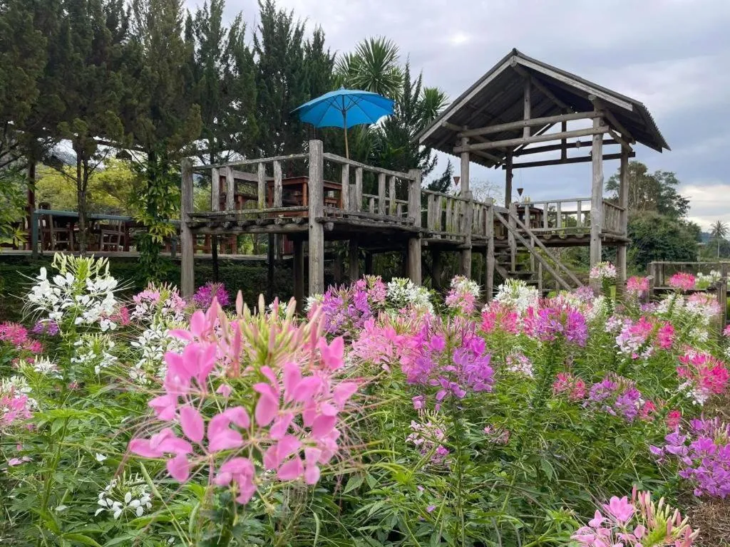 Nai Khun Khao Resort