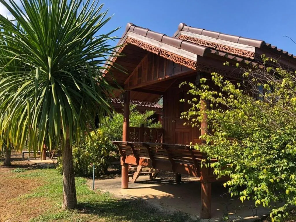 Nai Khun Khao Resort