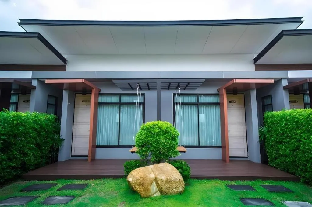 Chatnipa Beach Resort