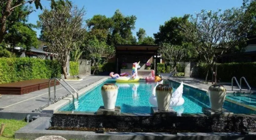 Chatnipa Beach Resort