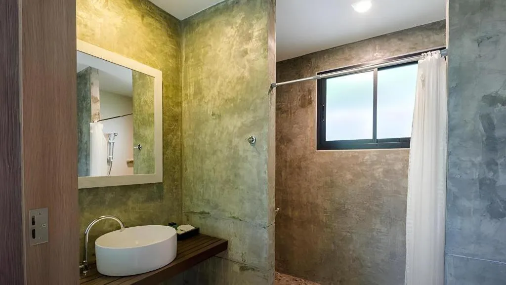 Chatnipa Beach Resort