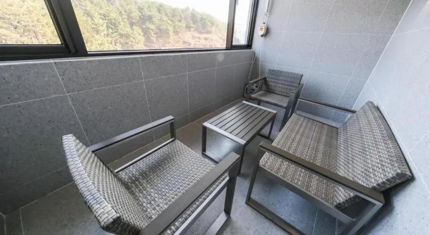 Changwon Brown dot Hotel Palyong