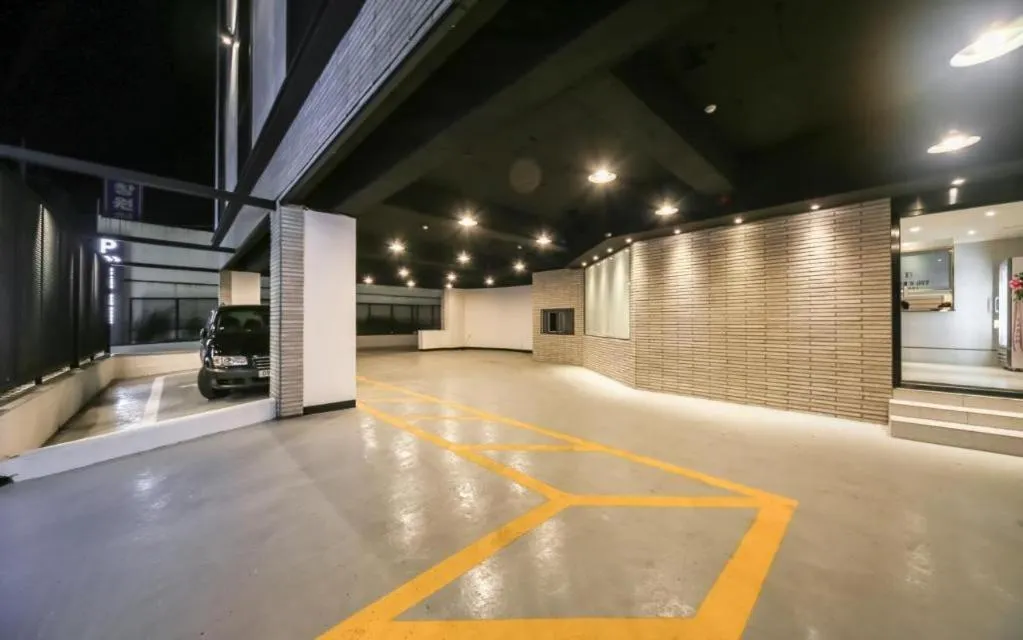 Changwon Brown dot Hotel Palyong