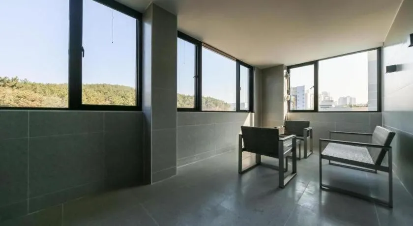 Changwon Brown dot Hotel Palyong