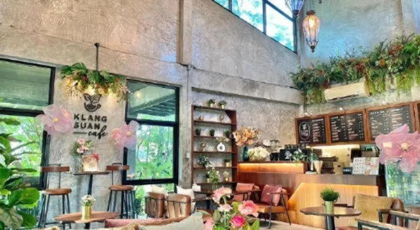 Baan Klang Suan Resort