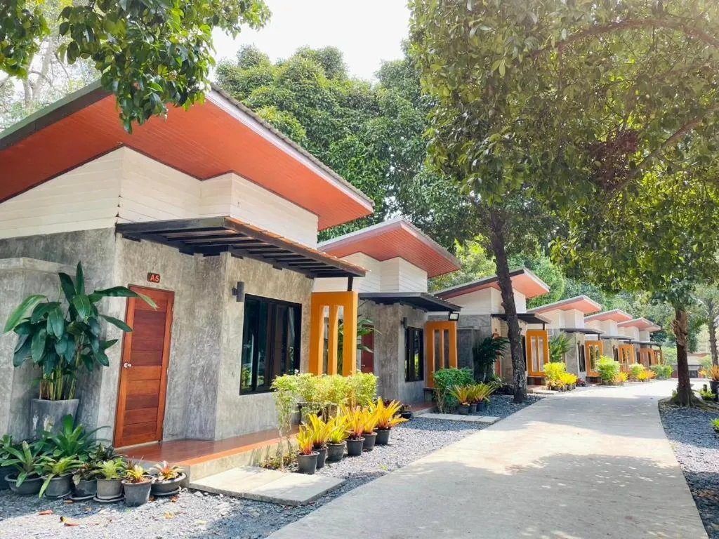 Baan Klang Suan Resort