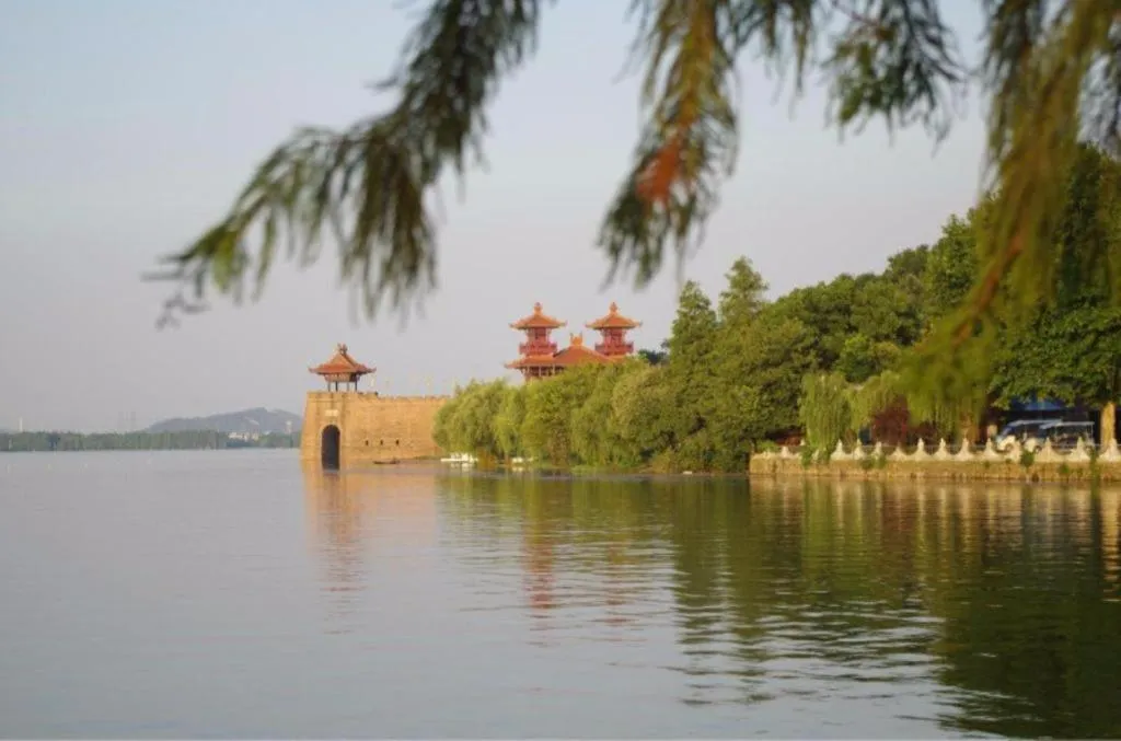 Lavande Hotels Wuhan Wuchang Railway Station Square