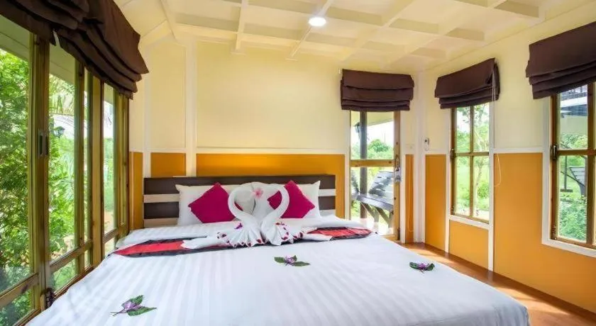 Bed in Chang Puak Resort Damnoen Saduak
