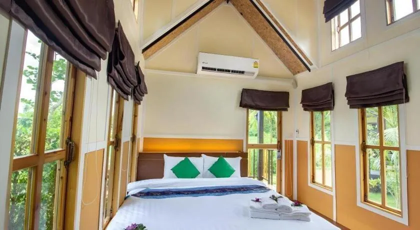Bed in Chang Puak Resort Damnoen Saduak