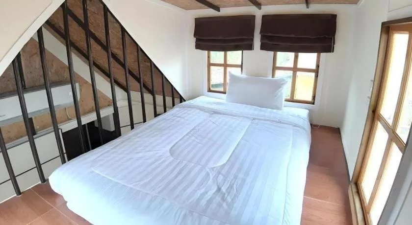 Bed in Chang Puak Resort Damnoen Saduak